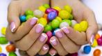 Классический и аппаратный маникюр и педикюр с покрытием гель-лаком или цветным лаком. Скидка до 75%.