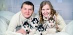 На студийную фотосессию с дружелюбными и озорными щенками хаски. Яркие фотографии и море позитива!