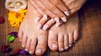 SPA-маникюр и SPA-педикюр с цветным покрытием или Shellac + наращивание ресниц, ногтей и волос со скидками.