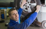 Шиномонтаж и балансировка колес до R20 со скидкой 85% в автотехцентре AmegaCar (м. Горьковская)
