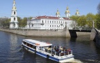 Прогулки на теплоходе по рекам и каналам Петербурга для одного, двоих и четверых от «Корабелкина»! Дневные и вечерние (во время развода мостов) экскурсии от 212 р.!
