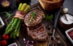Скидка 50% на домашнее пенное и 30% на все остальное меню и напитки в пабе OLD DOGS IRISH BAR в центре города! Живая музыка!