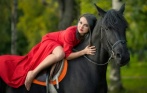 Романтическая конная прогулка с фотосессией, а также обучение верховой езде. Скидка до 65% в клубе «Демидовская усадьба»