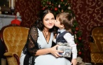 Фотосессии в ClubPhotoStudio! 4 зала, 150 платьев, макияж и укладка! 990 р. для 1 человека или 1490 р. для всей семьи! Есть подарочные сертификаты!