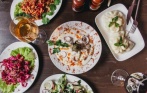 Скидки до 50% на все меню и напитки в ресторане открытой грузинской кухни Tefsi! Бокал напитка в подарок каждому!